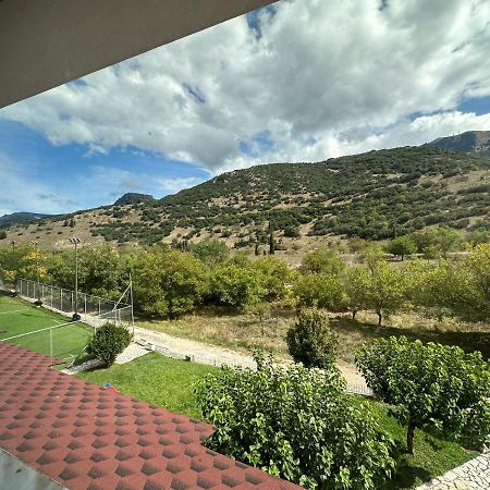 Μούσες Aparthotel Kalavryta Exteriör bild